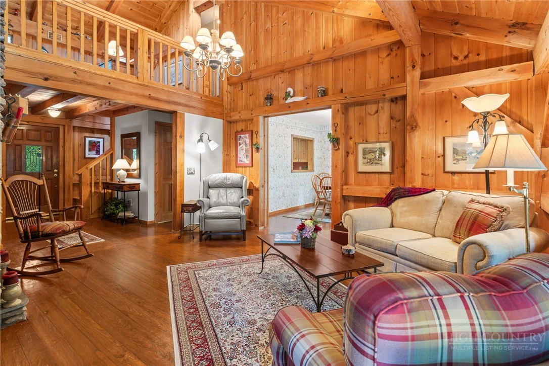Image number 11 for the current listing