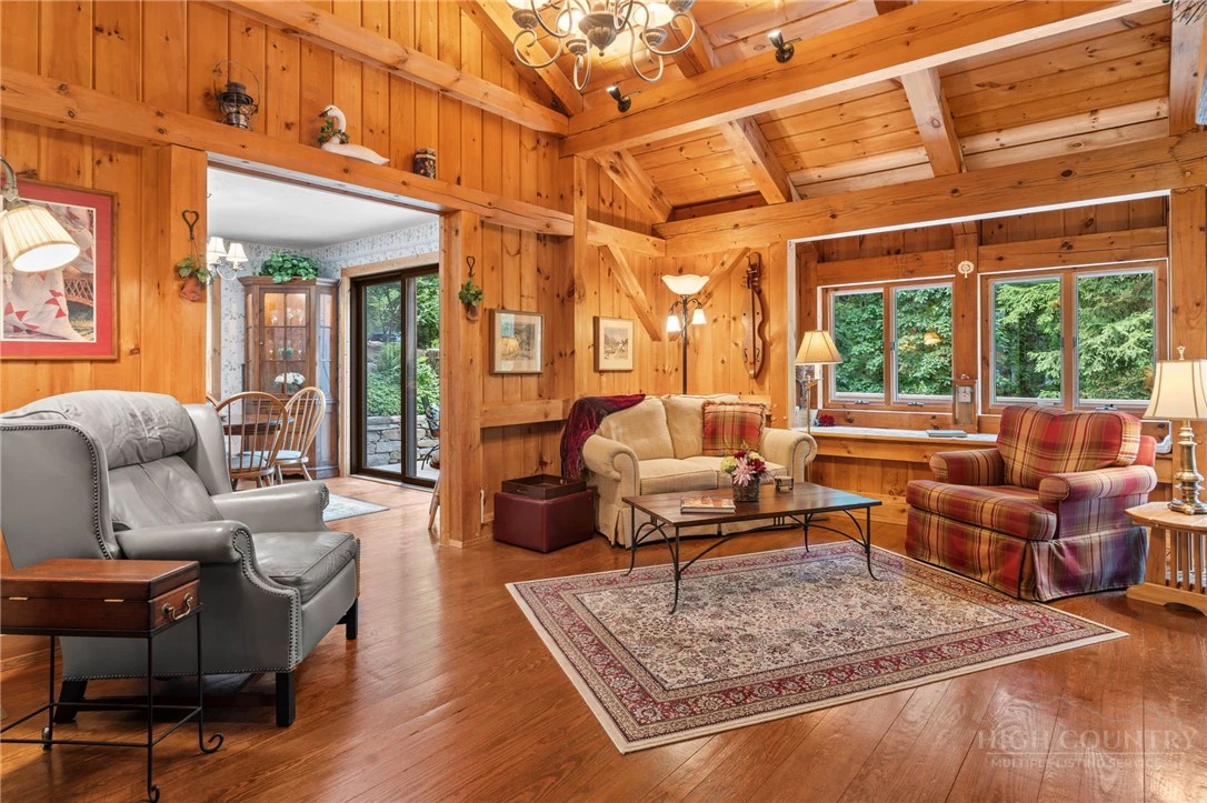 Image number 12 for the current listing