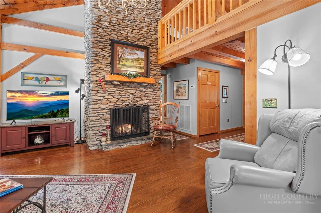 Image number 10 for the current listing