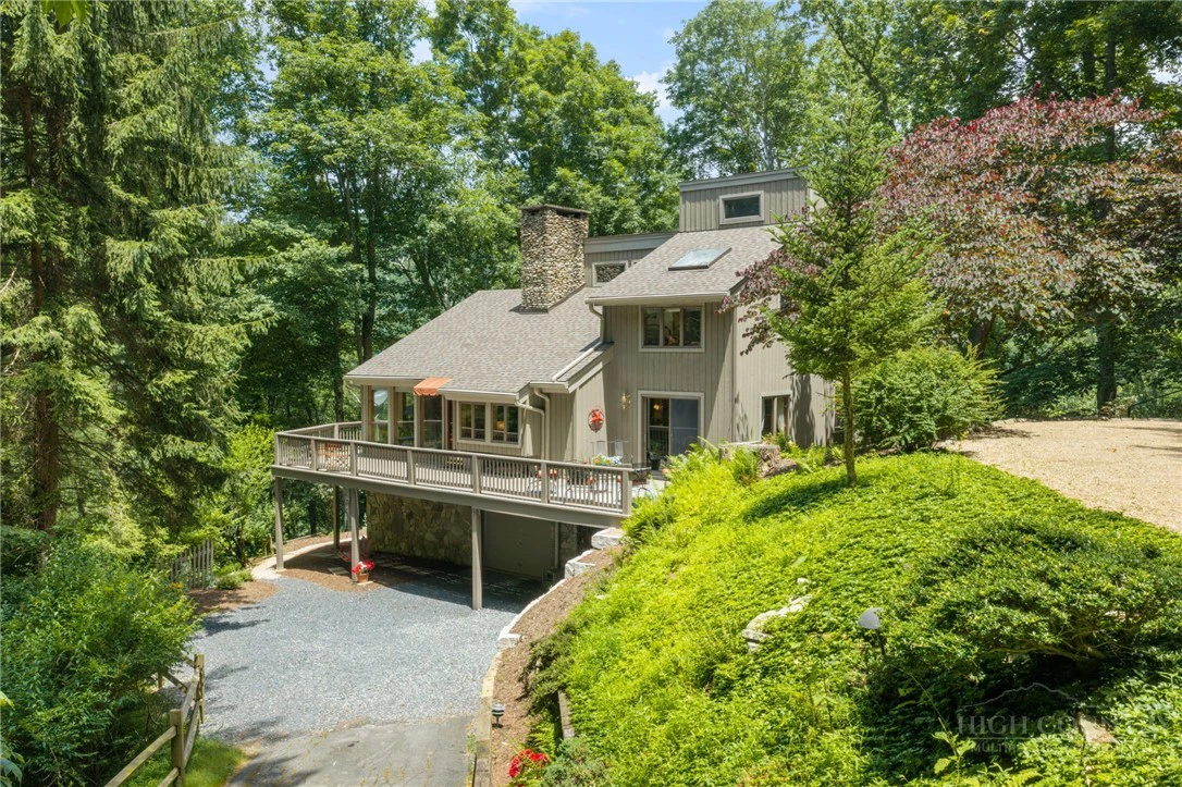Image number 2 for the current listing
