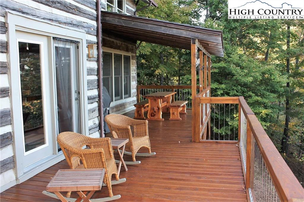 Image number 19 for the current listing