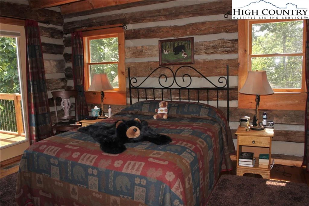 Image number 2 for the current listing