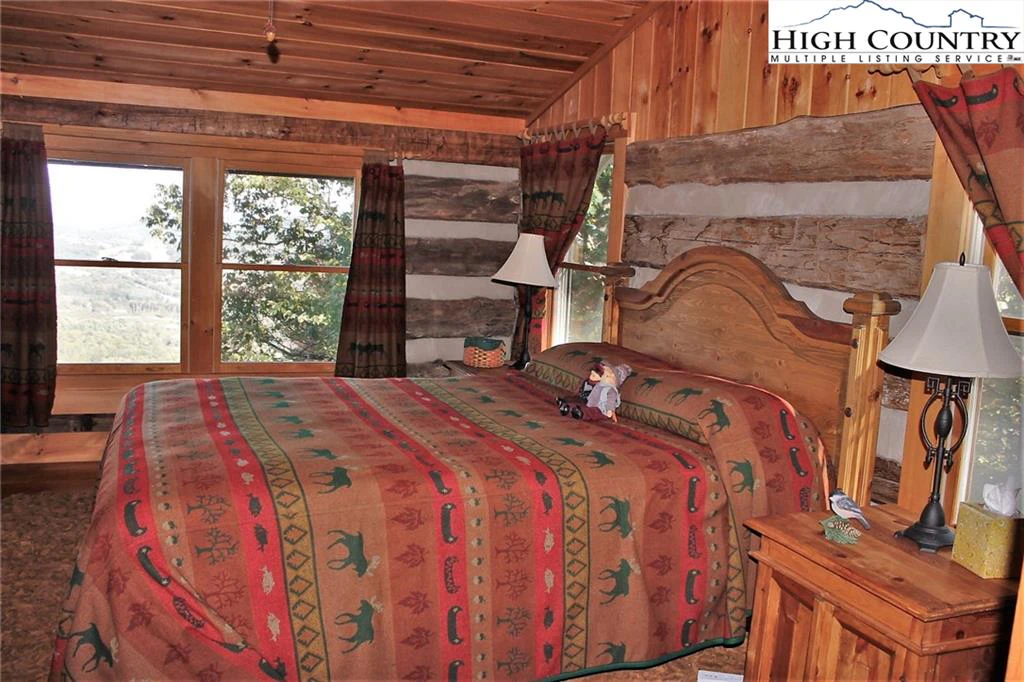 Image number 9 for the current listing