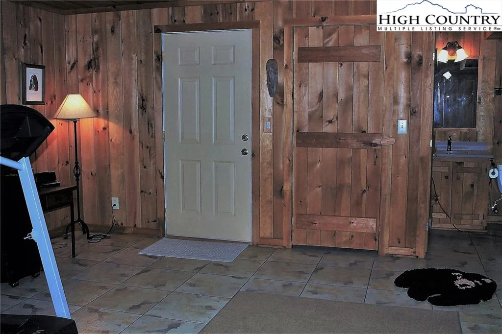 Image number 7 for the current listing