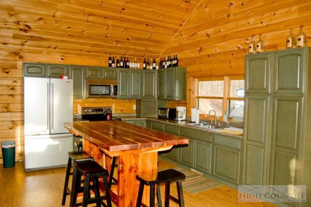 Image number 4 for the current listing
