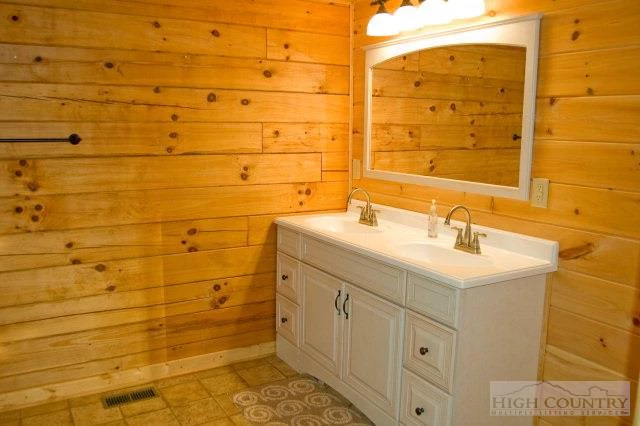 Image number 7 for the current listing