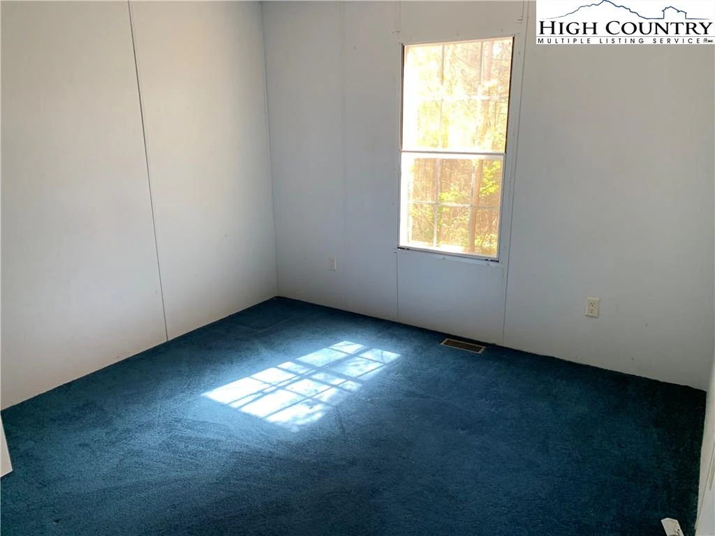 Image number 12 for the current listing