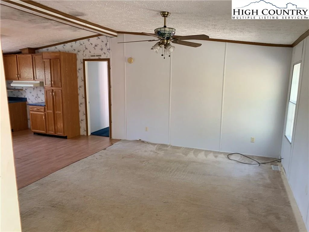Image number 5 for the current listing