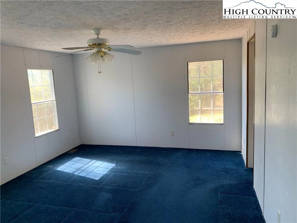 Image number 8 for the current listing