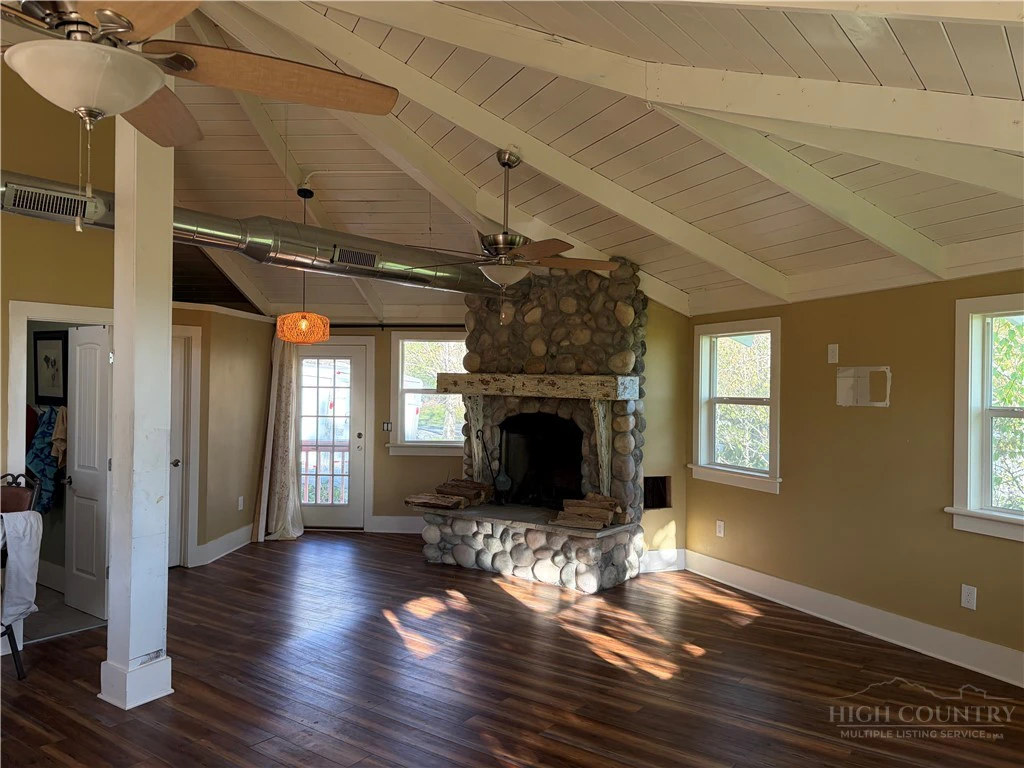 Image number 6 for the current listing