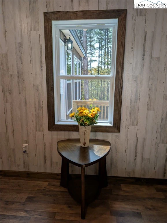 Image number 20 for the current listing
