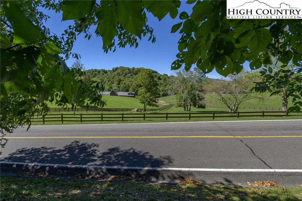 Image number 8 for the current listing