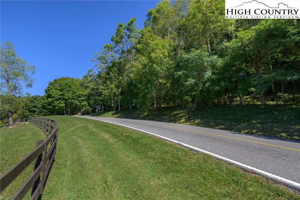 Image number 5 for the current listing