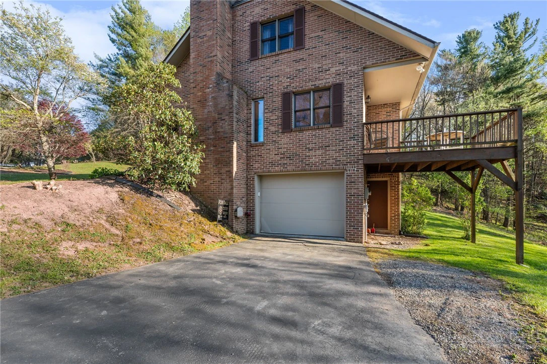 Image number 15 for the current listing
