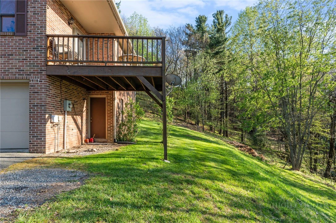 Image number 16 for the current listing