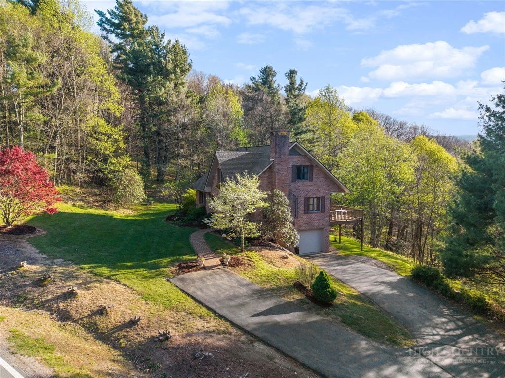 Image number 17 for the current listing