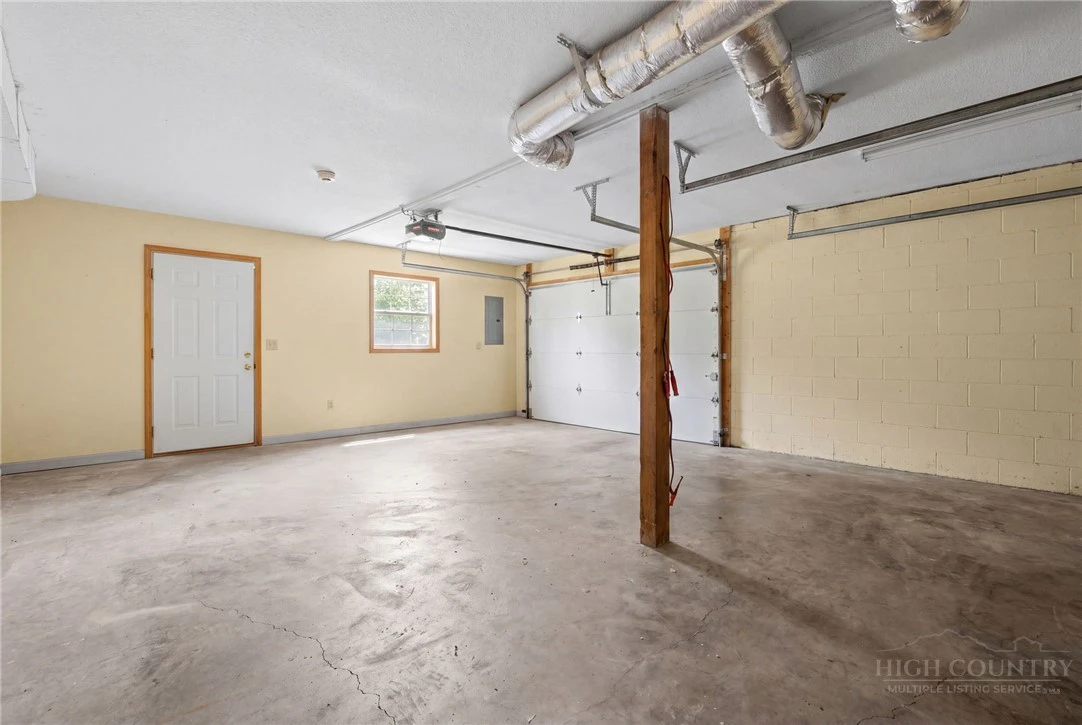 Image number 11 for the current listing
