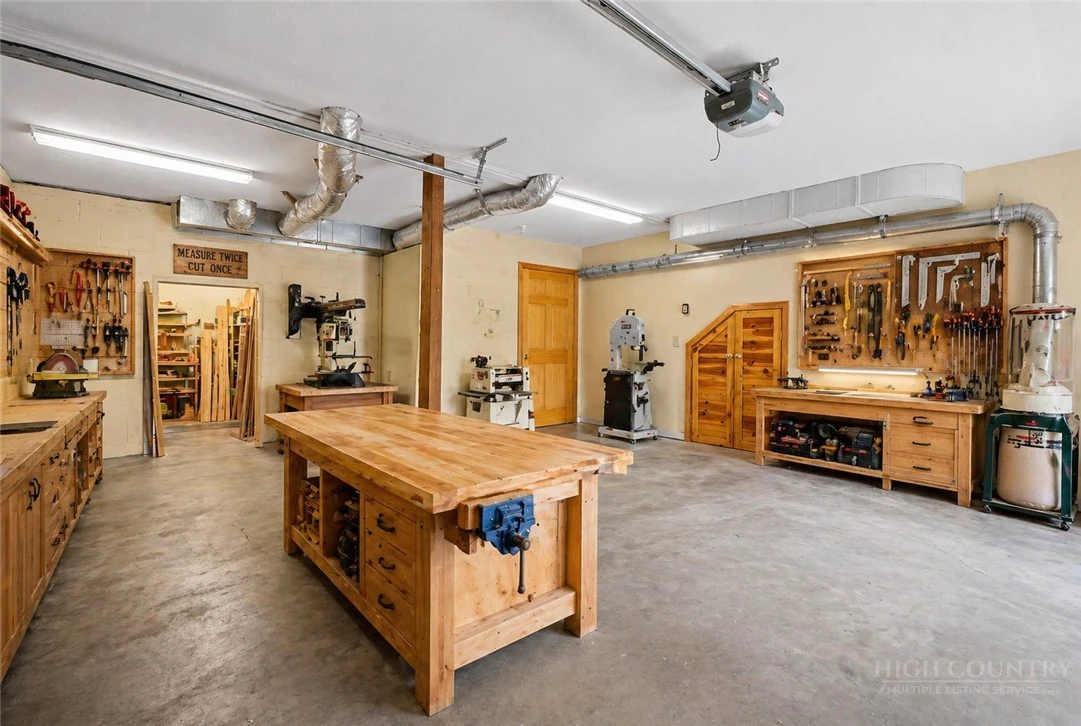 Image number 12 for the current listing