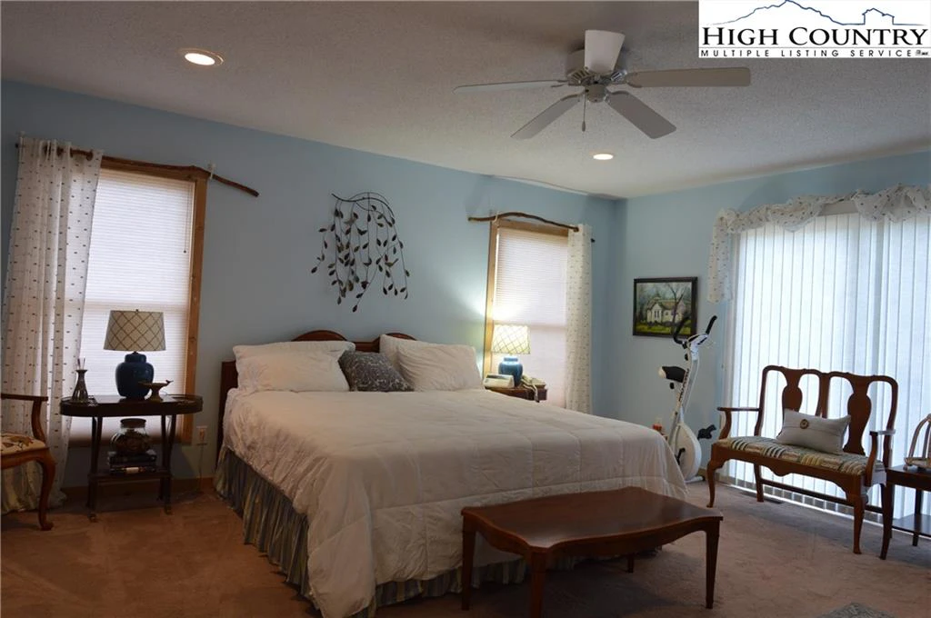 Image number 5 for the current listing