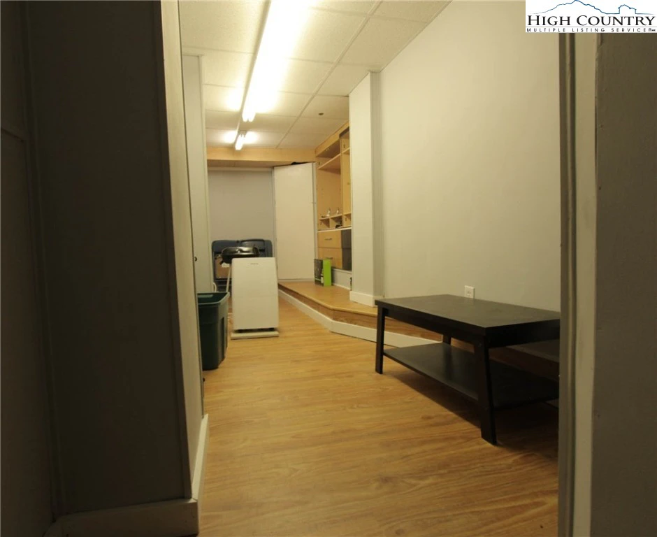 Image number 2 for the current listing