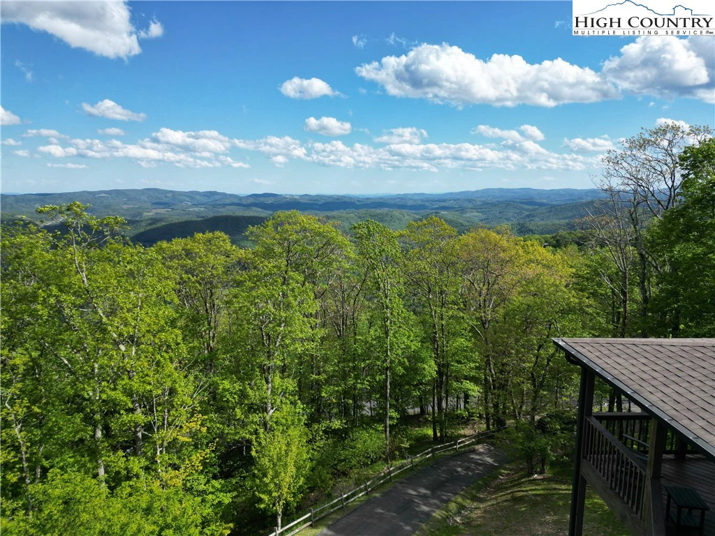 Image number 19 for the current listing