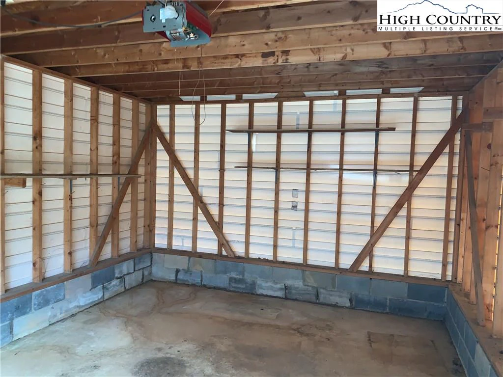 Image number 13 for the current listing