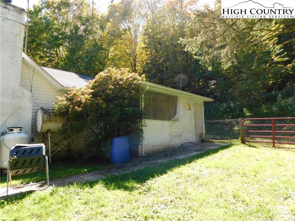 Image number 4 for the current listing