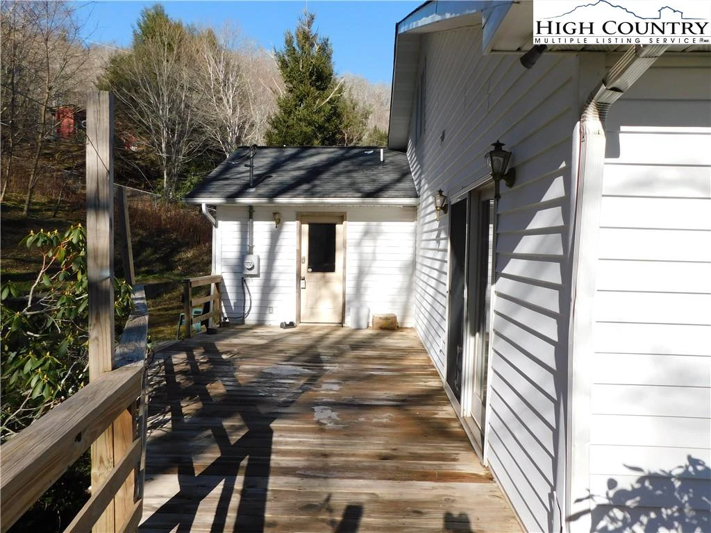 Image number 11 for the current listing