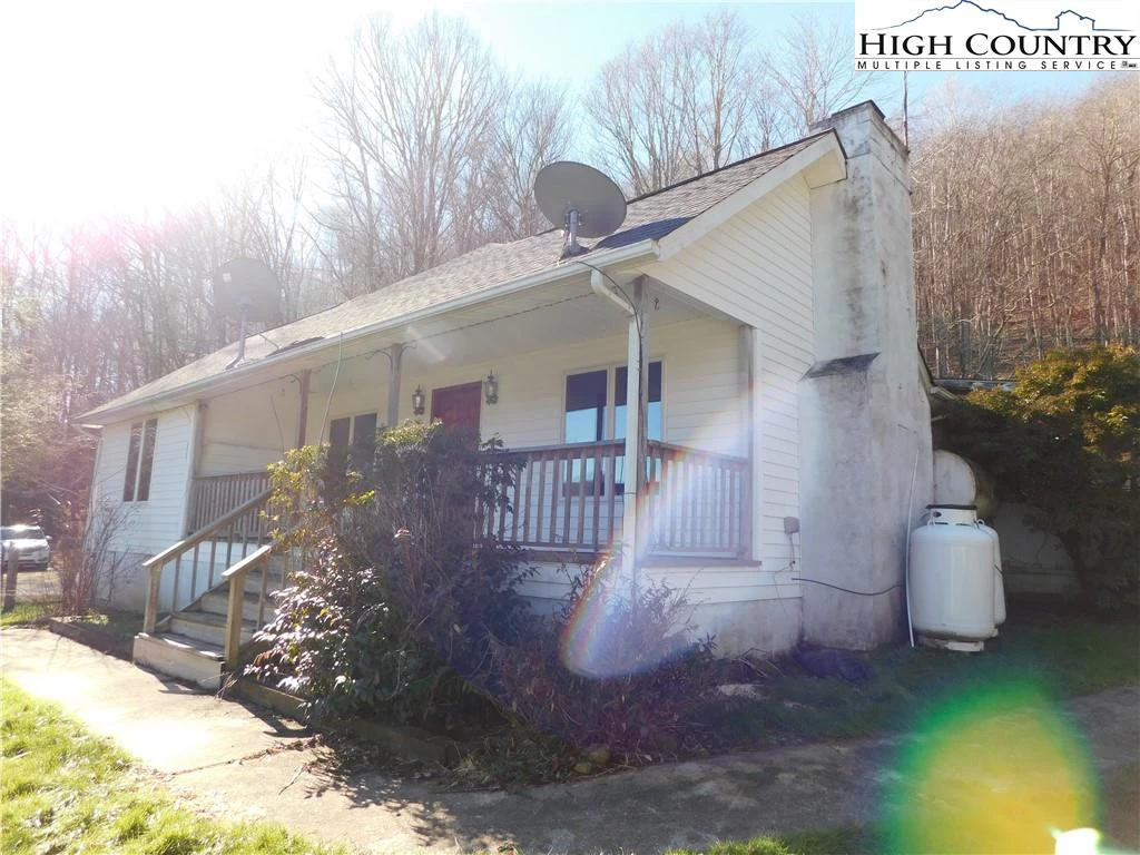 Image number 16 for the current listing