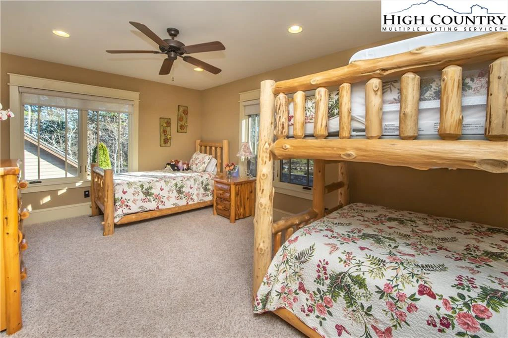 Image number 13 for the current listing