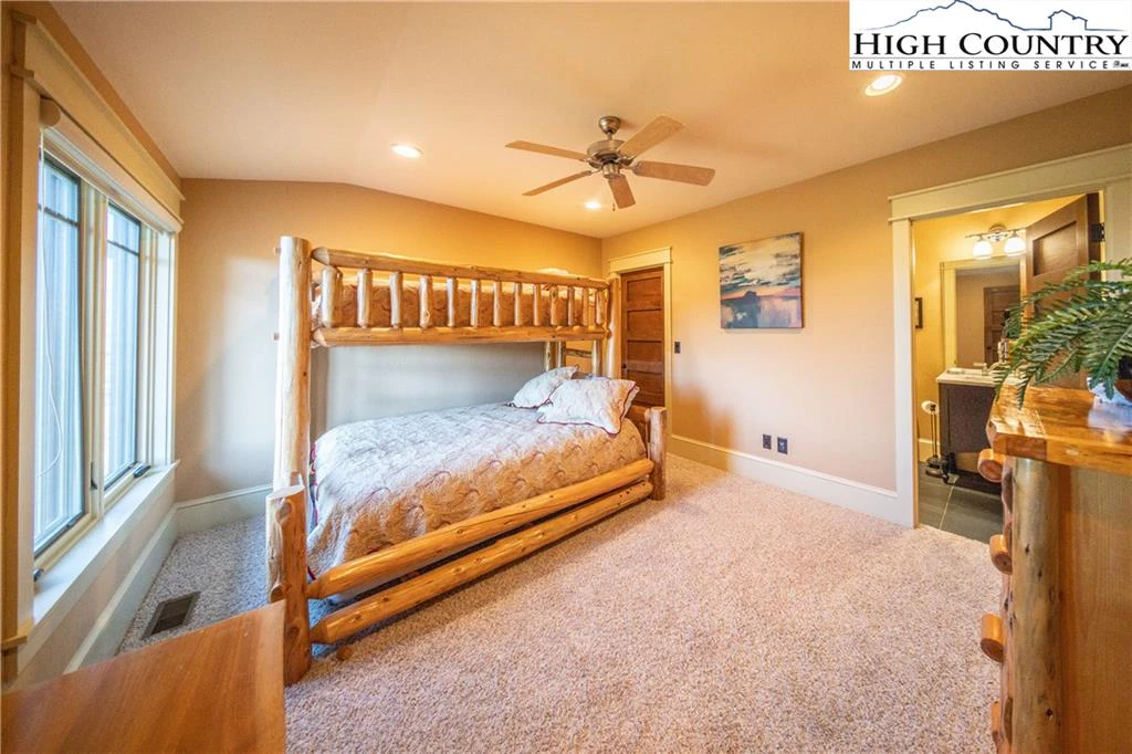 Image number 2 for the current listing