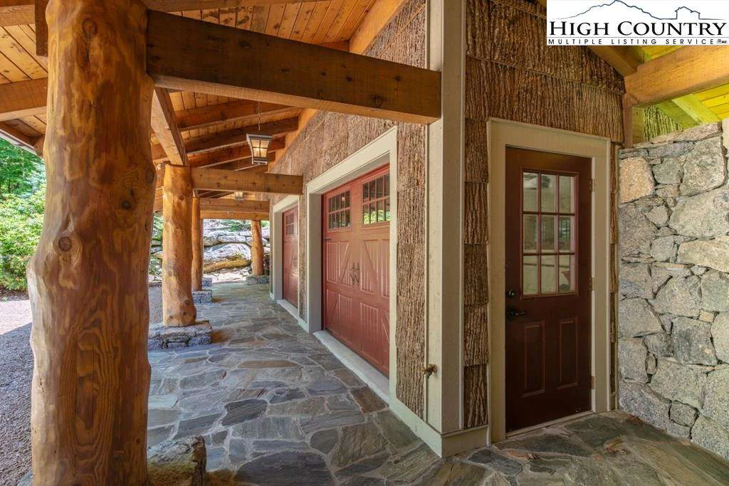 Image number 10 for the current listing