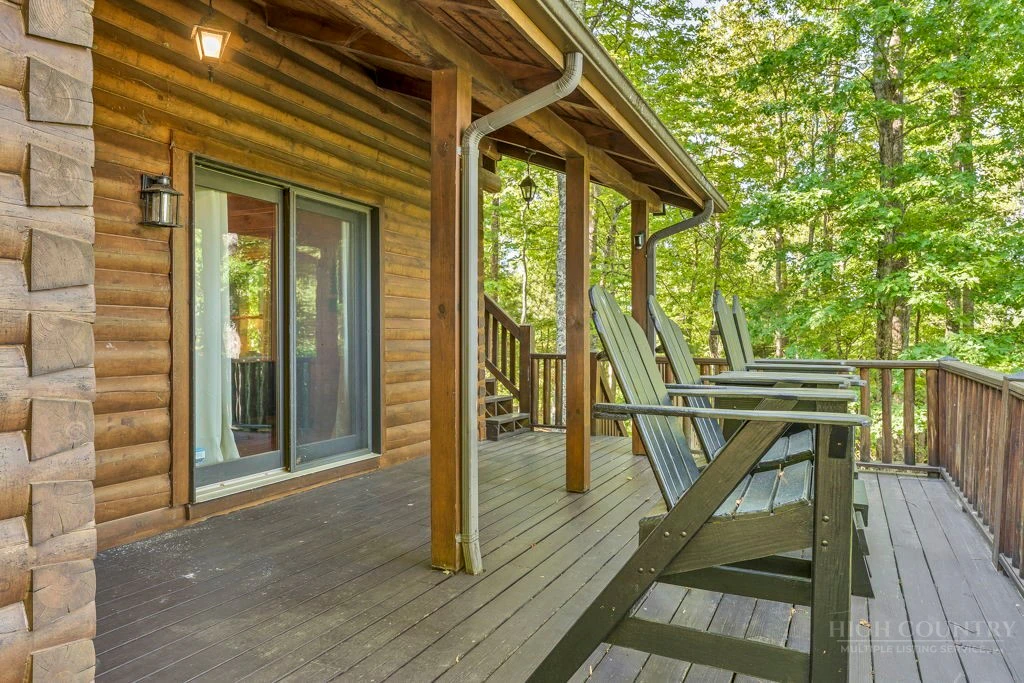 Image number 18 for the current listing