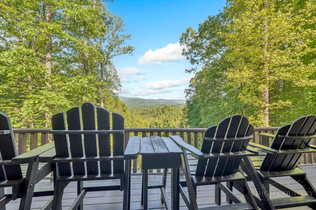Image number 19 for the current listing
