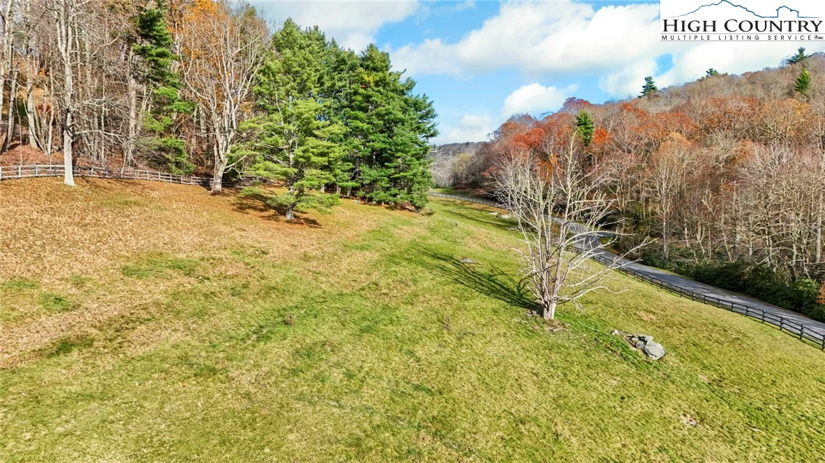 Image number 15 for the current listing