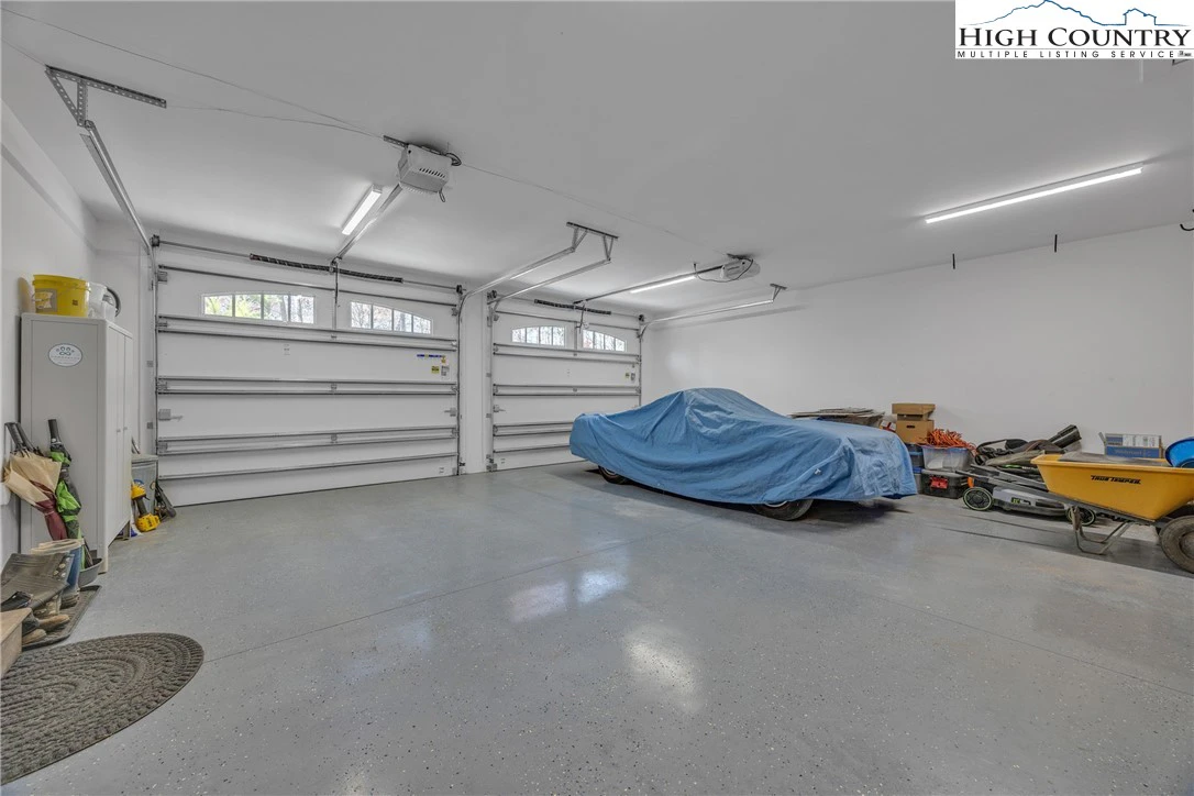 Image number 8 for the current listing