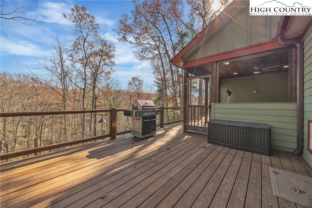 Image number 11 for the current listing