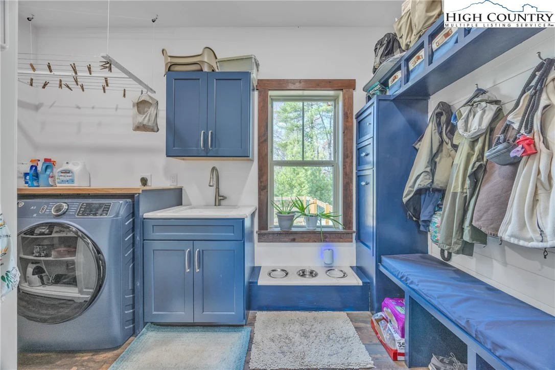 Image number 6 for the current listing
