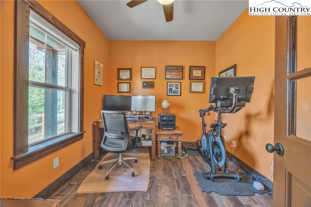 Image number 5 for the current listing