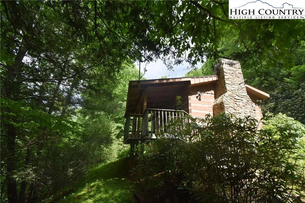 Image number 1 for the current listing