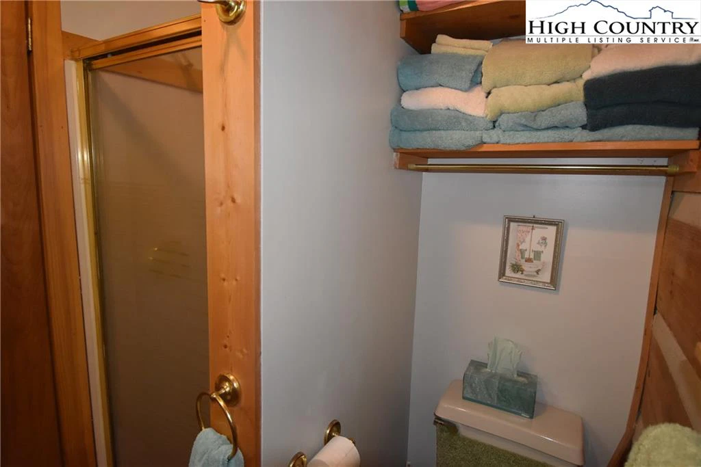 Image number 8 for the current listing