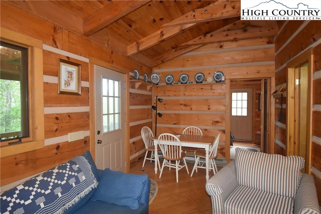 Image number 12 for the current listing