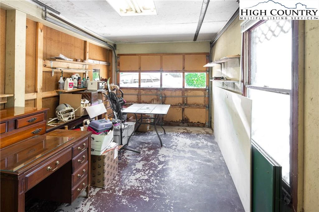 Image number 3 for the current listing