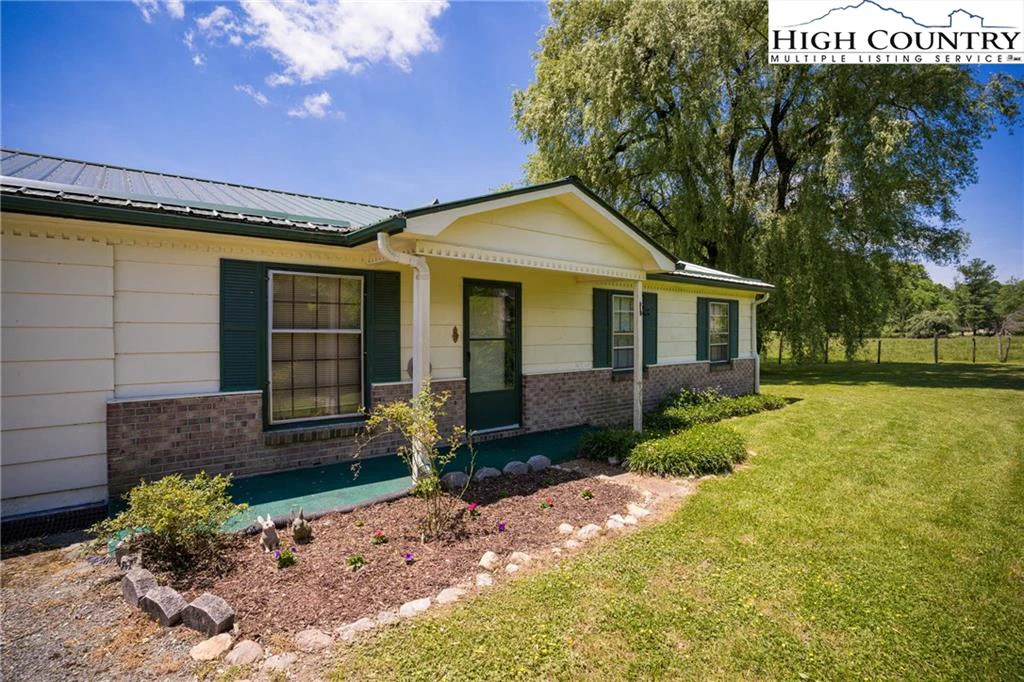Image number 4 for the current listing