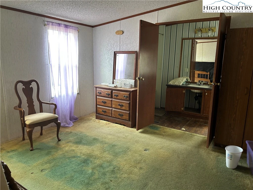 Image number 6 for the current listing
