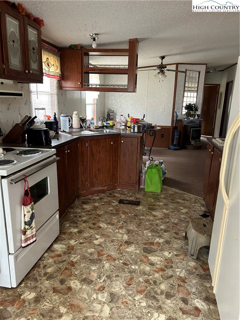 Image number 13 for the current listing