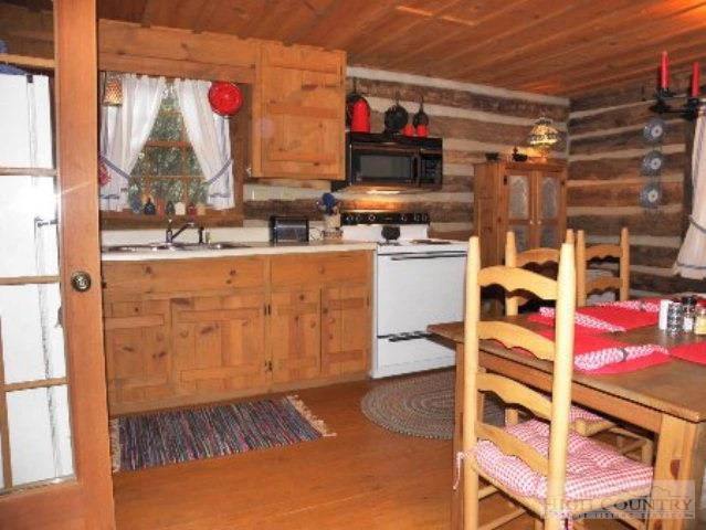 Image number 6 for the current listing