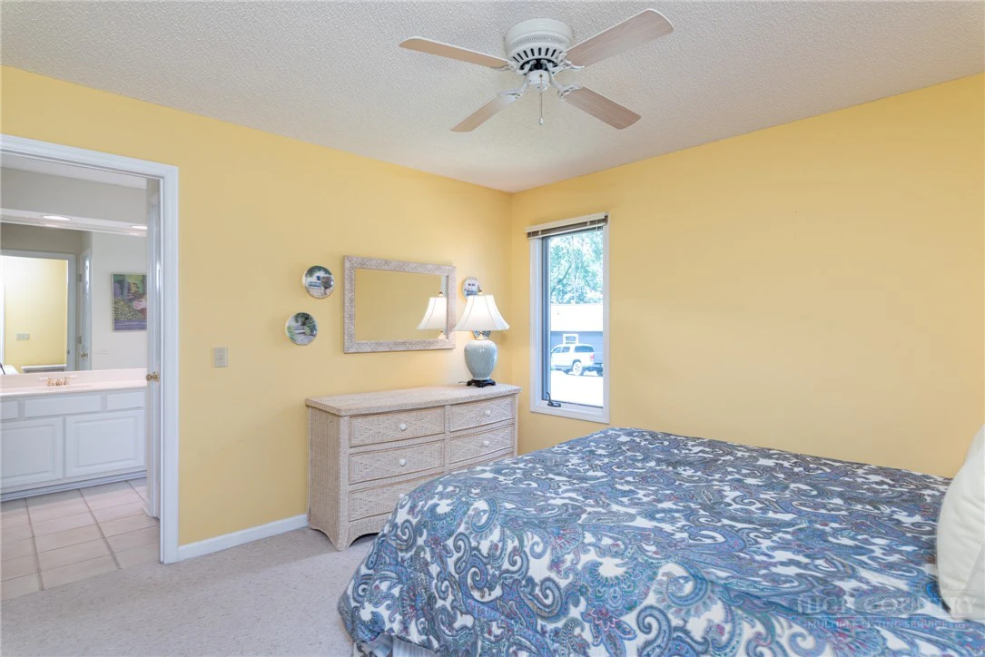 Image number 20 for the current listing