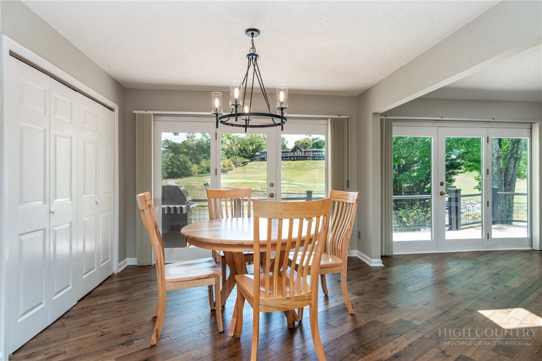 Image number 9 for the current listing