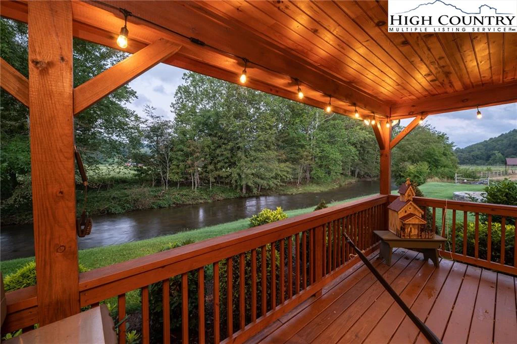 Image number 11 for the current listing